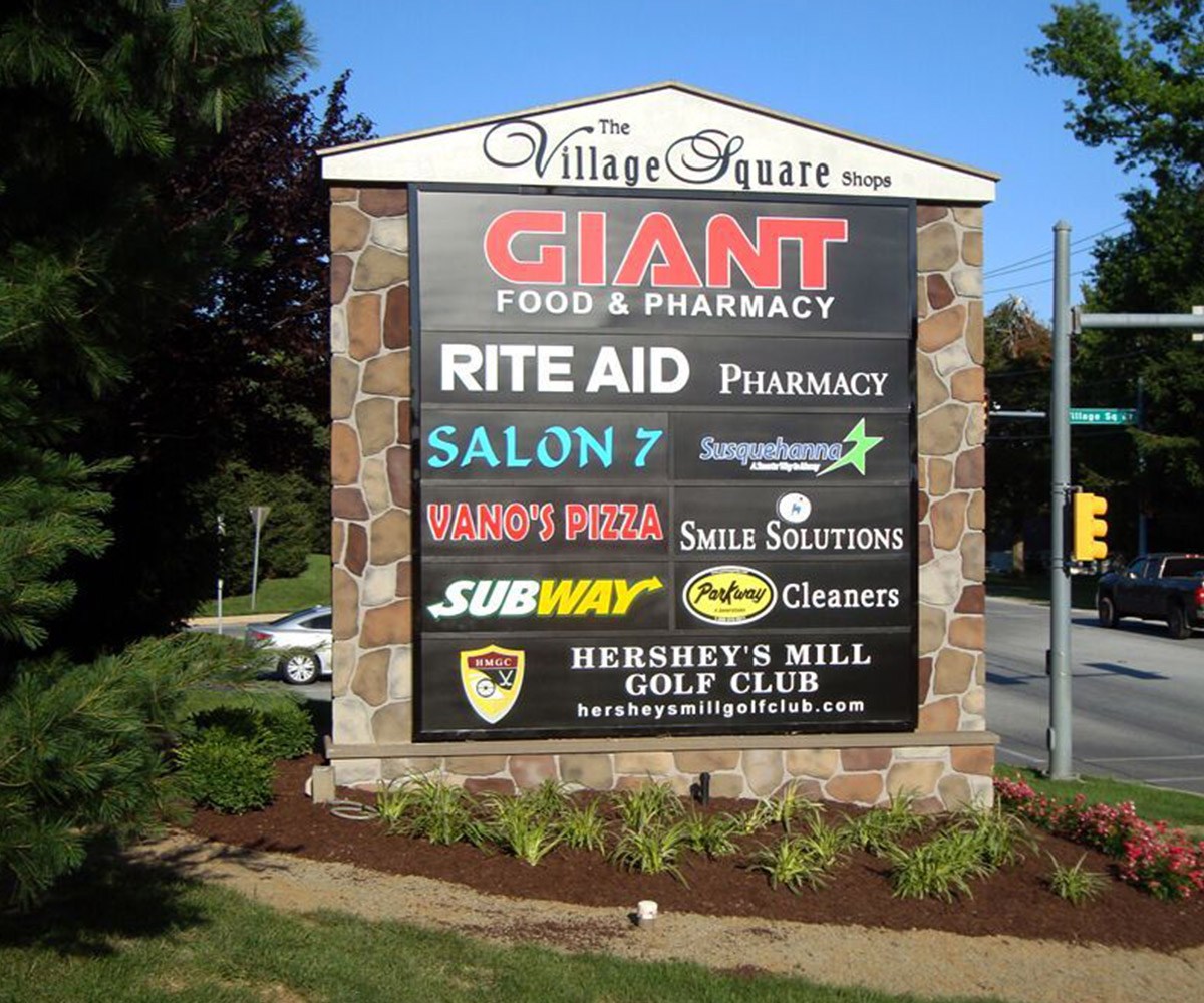 outdoor wayfinding monument signage