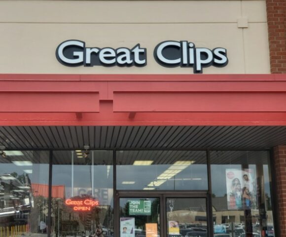 Great Clips Business Sign in Sharpsville, PA